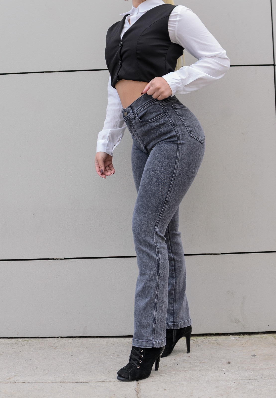 8a630a77-45a5-4a96-bde1-d57e0dab44bb